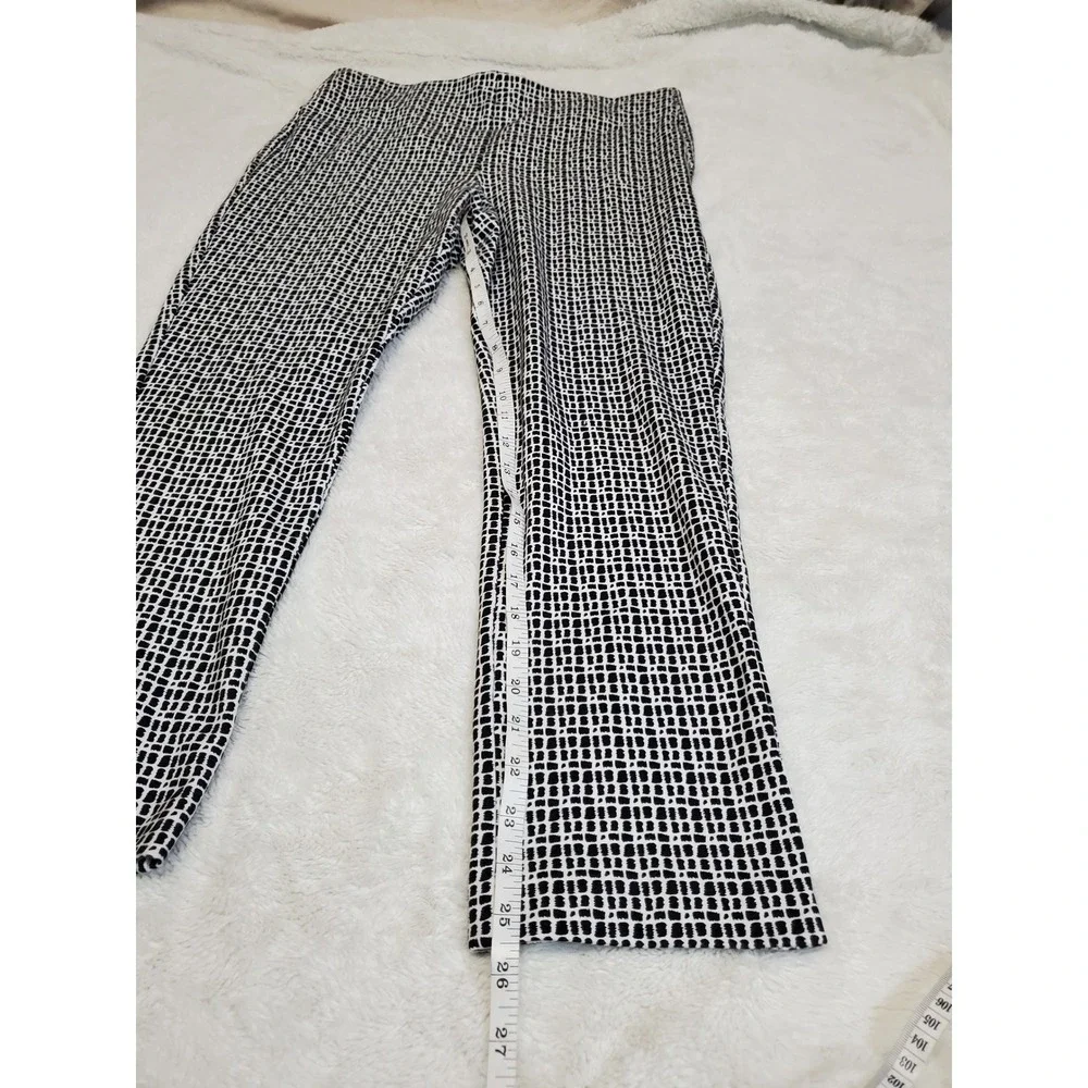 Chicos Black White Geometric Artsy Print Elastic Cropped Tapered Pant 10 1.5